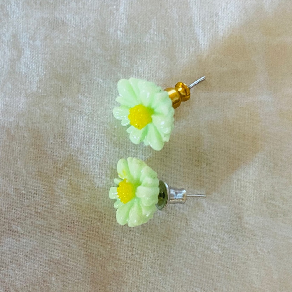 Green Flower Earrings~